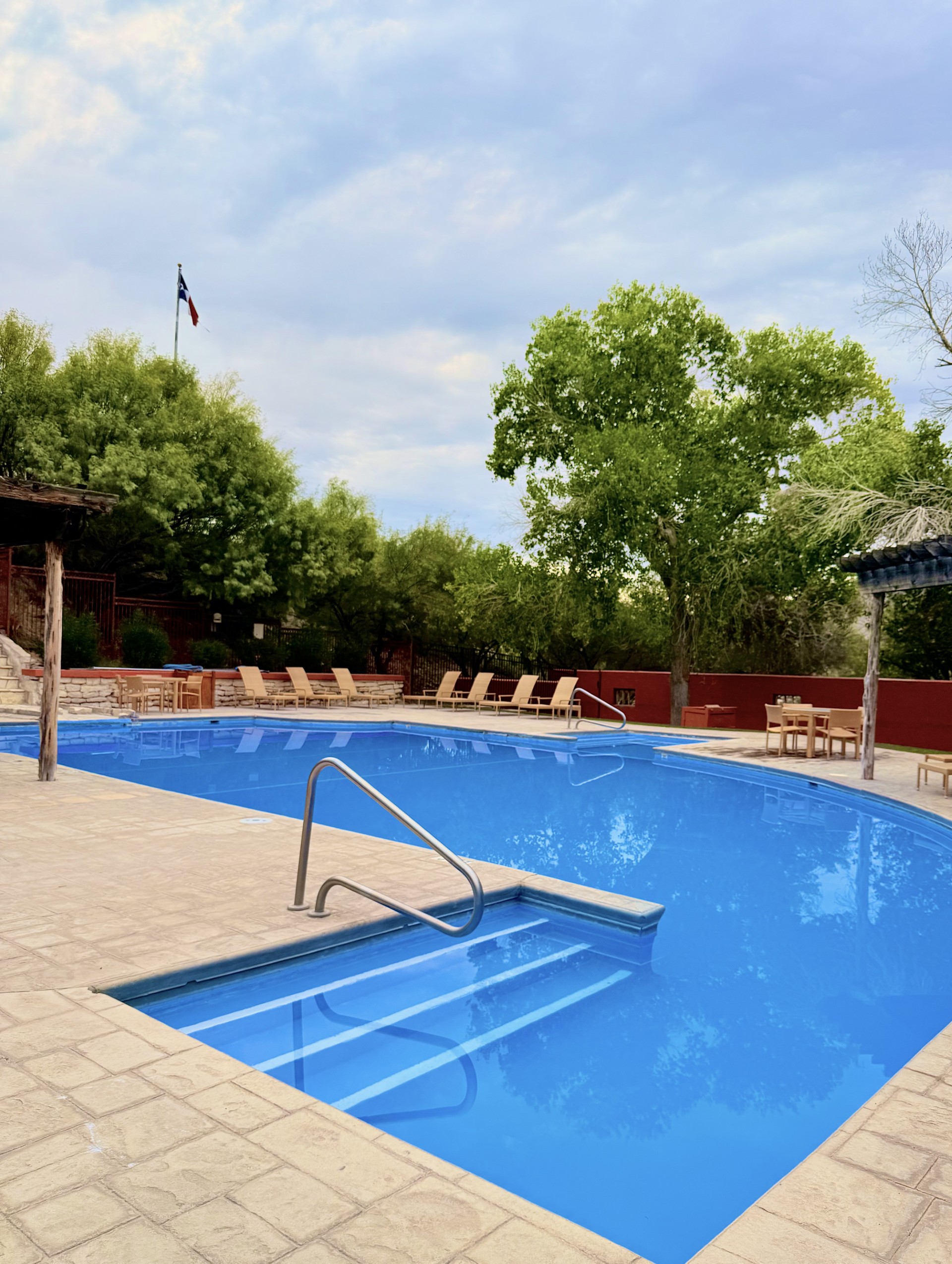 193e8cbe 7e02 46d9 9458 0c1934199171