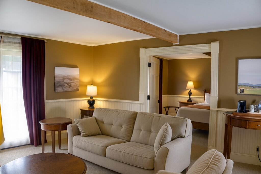 Clay Henry (Two-bedroom) Suite