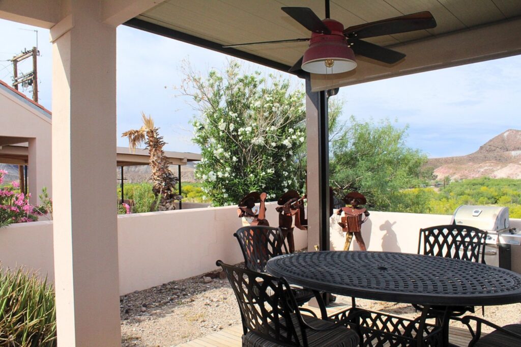 Lajitas Casita (New!)